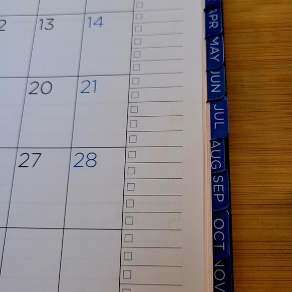 See It Bigger Monthly & Weekly Planner - Picture 9 of 13